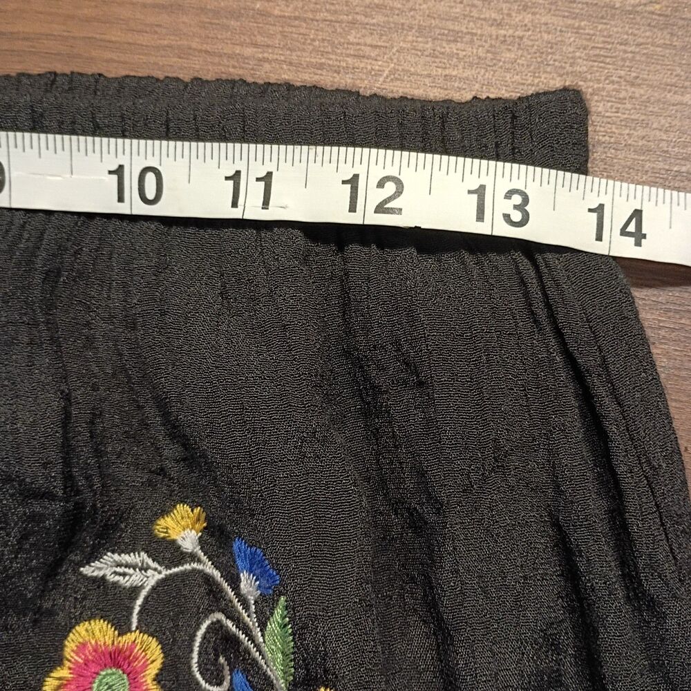 Umgee embroidered skirt small elastic waist will fit medium short liner - Picture 6 of 7